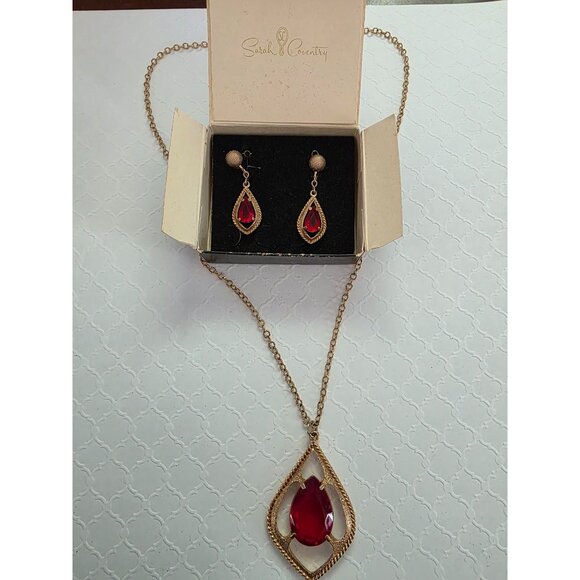 Sarah Coventry Gold Tone Scarlett Tears Red Gem Necklace & Earrings Set In Box - Picture 2 of 8